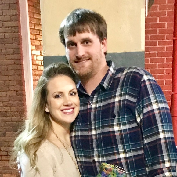 Meet your Posher, Hailey - Picture 1 of 1